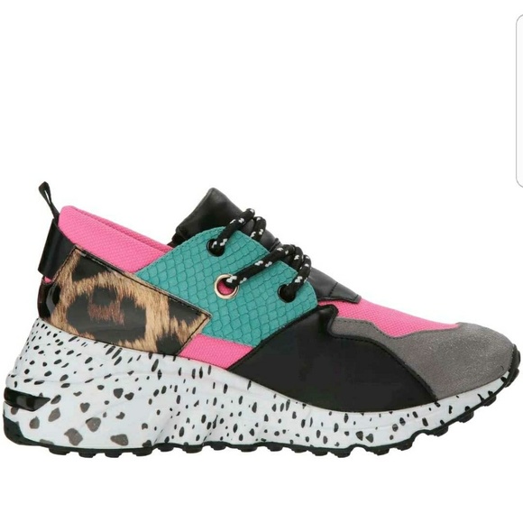 Steve Madden Wild style Cliff Sneaker. WOMANS - Picture 2 of 8